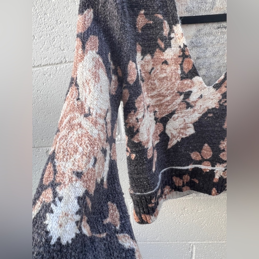 Free people Bed Of Roses Sweater - Picture 6 of 7